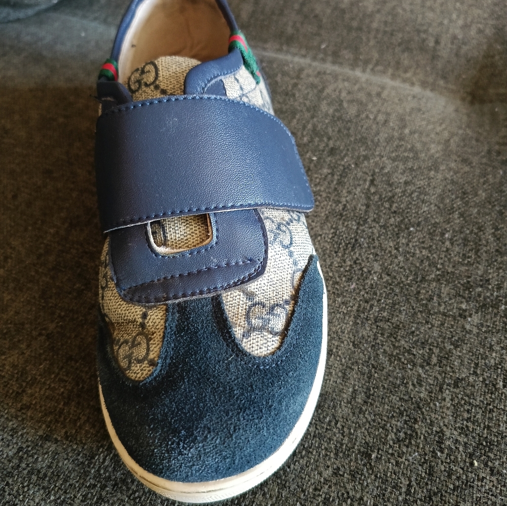 Shoes - Picture 2 of 6